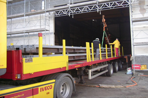 Logistik und Vormontage der Stahlträger